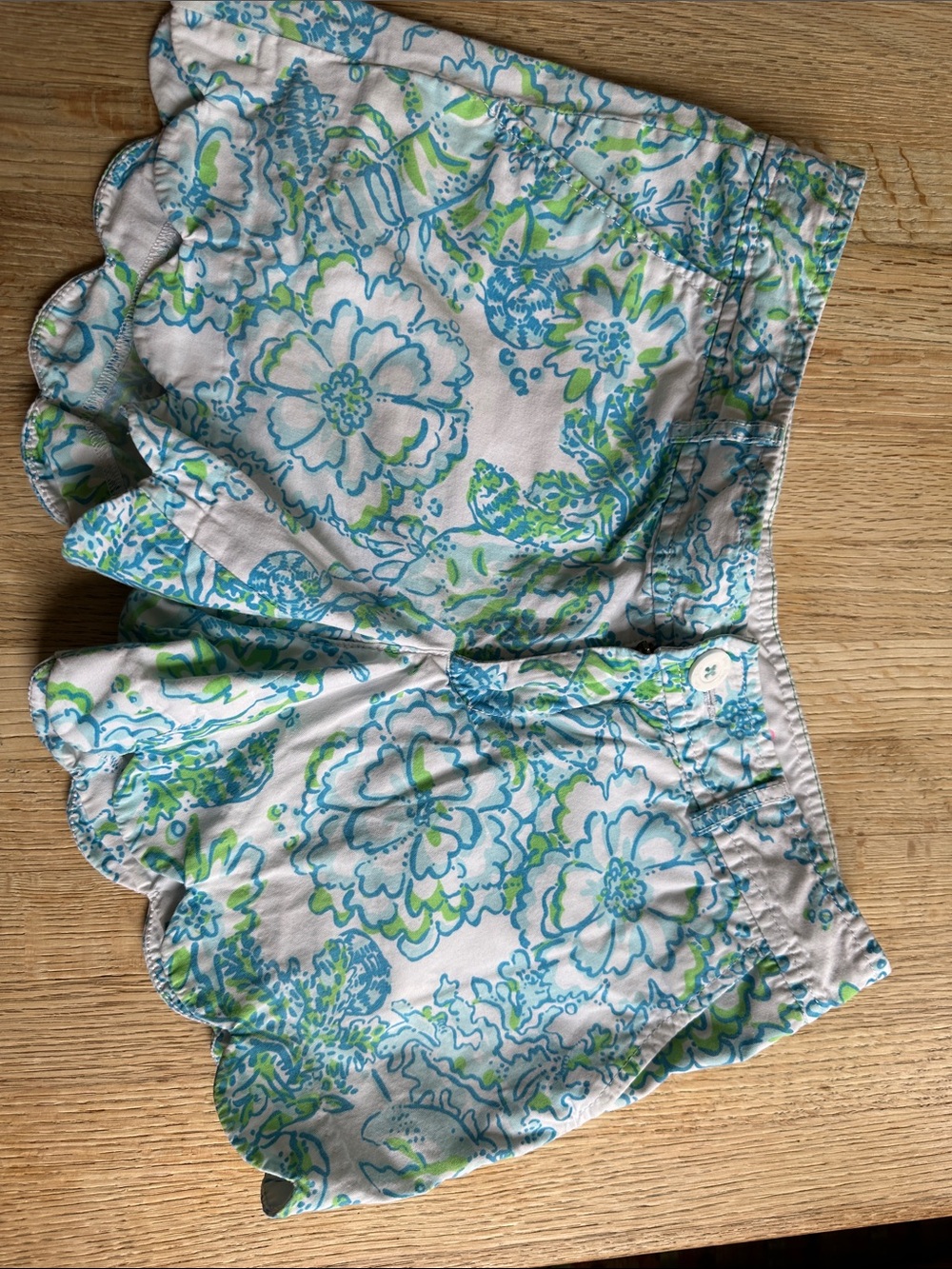 Lily Pulitzer Floral Scallop Hem Women's Shorts - Blue & Green - Picture 1 of 4